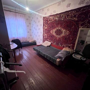 Квартира в одноетажному будинку біля заводу