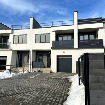 Продаж котеджу у Винниках.Локація Емілі Резорт,під єОселю,біля лісу