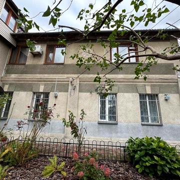 Продається частина будинку, Відрадний