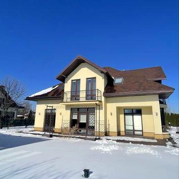 2 поверховий будинок з дизайнерським ремонтом, 15 км від Києва