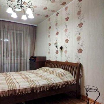 Продам трикімнатну квартиру на Нових Будинках