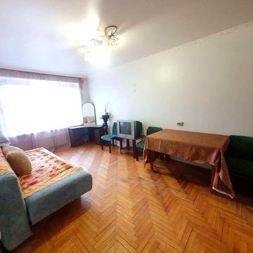 Оренда Тролейбусна 1