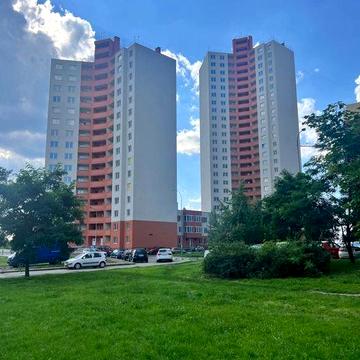 Продаж 1-кім квартири Милославська 18 будинок заселений