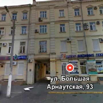 Двокімнатна квартира в центрі міста с горищем