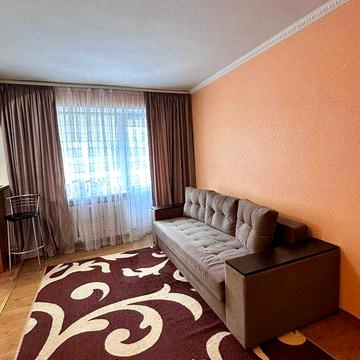 Затишна двохкімнатна в хорошому районі