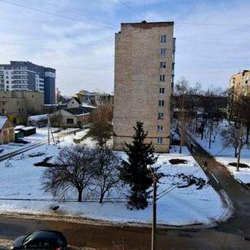 Простора 3-кімнатна квартира біля Велесу