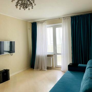 Здолбунівська вул., 13