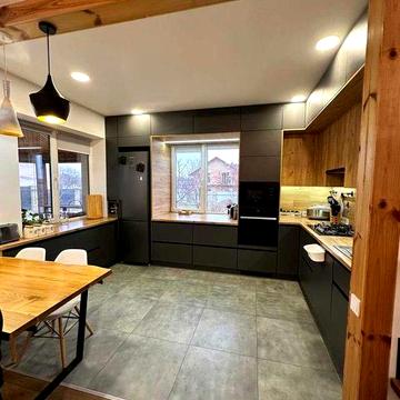 Оренда котеджу з власним подвірям