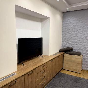 Оренда квартири новобудова технікою меблямі з зарядкою під електромобі