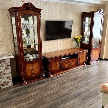 Охайна 2-кімнатна квартира (Набережна Дніпра)