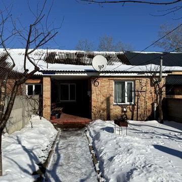 Будинок з гаражем і двором – готовий до проживання