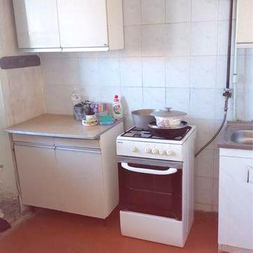 Продам 1 кв. улучшен. на Одесской, пр. Гагарина, 174.