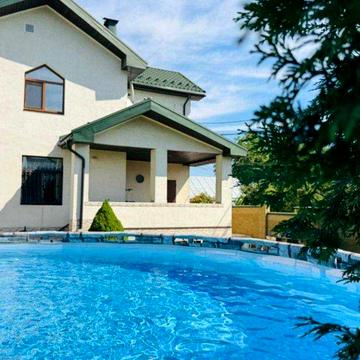 Продаж автономного будинку в центрі Києва  топ локація цікава ціна