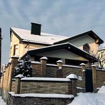 Продаж автономного будинку в центрі Києва  топ локація цікава ціна
