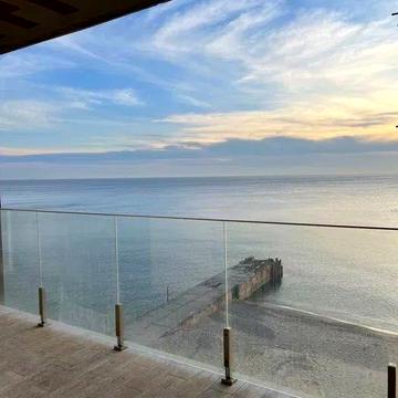 Эксклюзив с видом на МОРЕ в доме Бизнес класса на берегу моря!Маячный