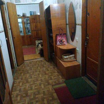 Продам Срочно 2х-ком квартиру, Заболотного,/ пристроенный балкон 20м.