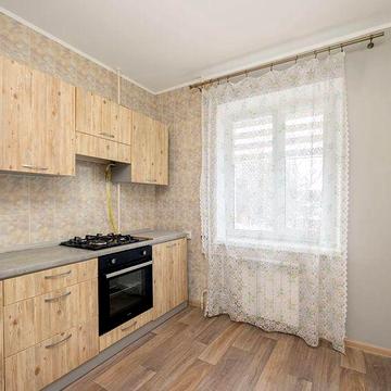 3 кімнатна ЧН з ремонтом Центр вул. Пʼятницька ЦУМ С.Русової