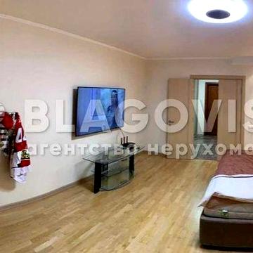 Продаж 2-кімн. квартири  Дарницький бул.,8