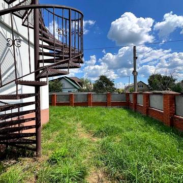 ‼️Пів будинку в Бучі біля вокзалу, окремий вхід, 2 кімнати.‼️