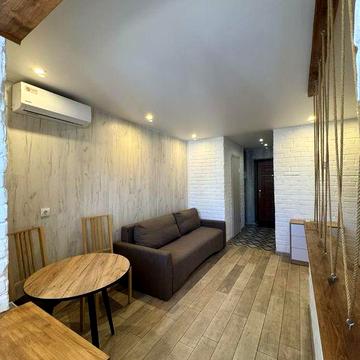 Оренда кухні -студіо в Коцюбинському, ліфт без світла працює