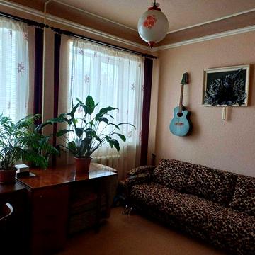 Продається простора та затишна 3-кімнатна квартира м. Узин