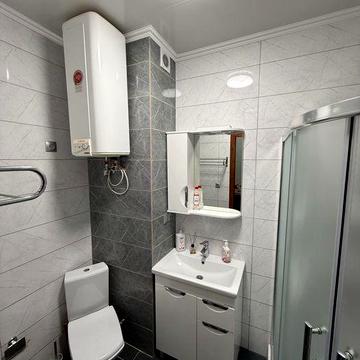 Продається 2-х кімнатна квартира, центр