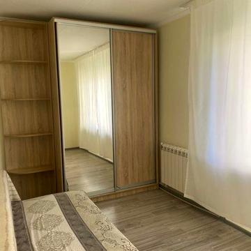 Здається 2 кімнатна квартира на місяць