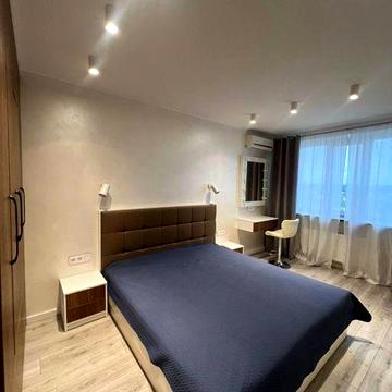 Оренда євро  2-х кімнатна від власника ЖК центральний