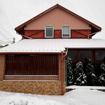 Продаж сімейного будинку на Мальованці
