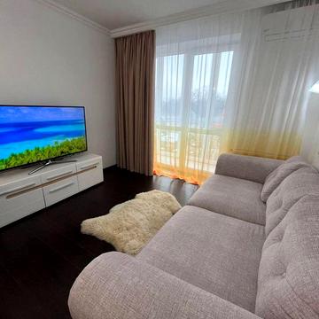 Продається 2кімн.+ Кухня студія район парку Шевченка