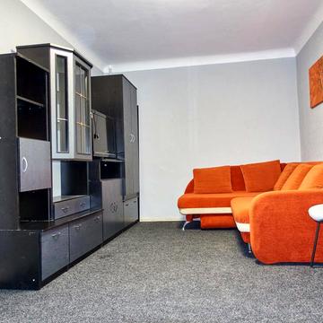 Почайнинська вул., 64