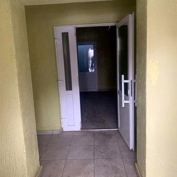 Продаю  2-кімн. покращеного  планування / м-н 5-й Зарічний