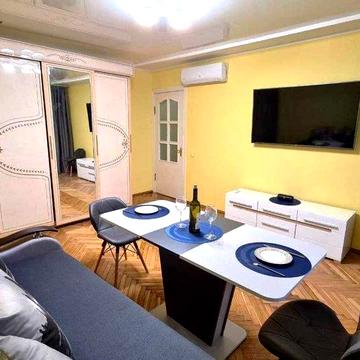 Продам 3-кім. квартиру на вул.Чорновола (напроти ТЦ Ашан)