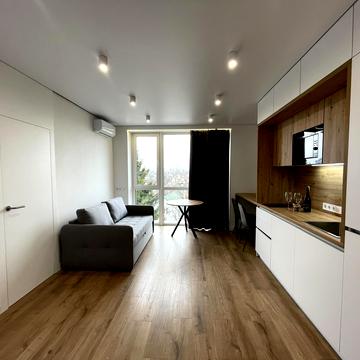 Естонська вул., 1