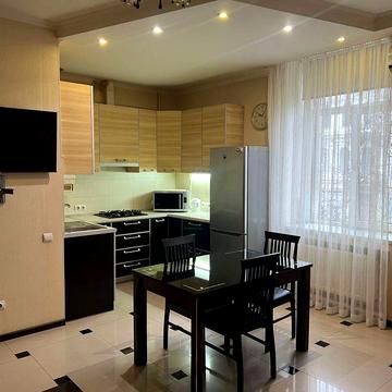 Греческая/Ришельевская, студия и спальня, парковка