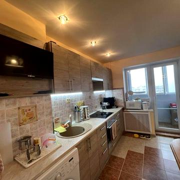 Велика 2 кімнатна квартиа