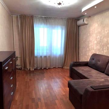 Поздняки, вул.Драгоманова 12-А, велика 2кім., вільна. Без комісії