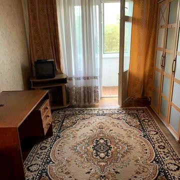 здається 1-кімнатна квартира .Лісовий масив.