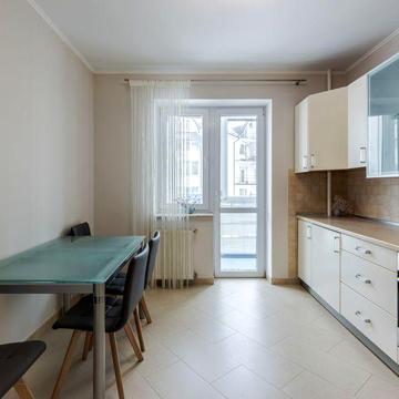 Продаж 3-кімнатної квартири по вул. Роксоляни м. Львів