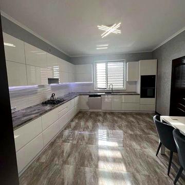 Оренда будинку в затишній місцевості поруч з містом