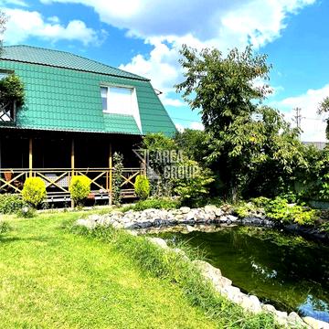 Продається просторий будинок поряд з містом.