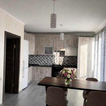 Продам велику 2-х кімнатну квартиру з ремонтом