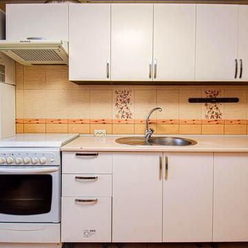 Тролейбусна вул., 17