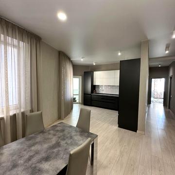 Володимира Івасюка просп. (Героїв Сталінграду), 8