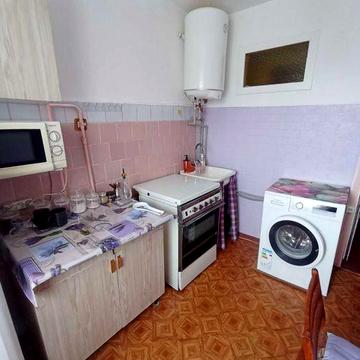 Сдам 2-х кімнатну квартира у центрі міста.