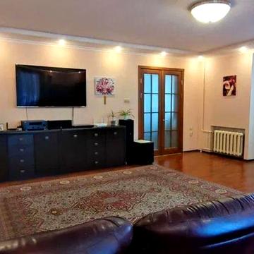 Продам 5-комн квартиру в районе Кедрина Дмитрия ул.