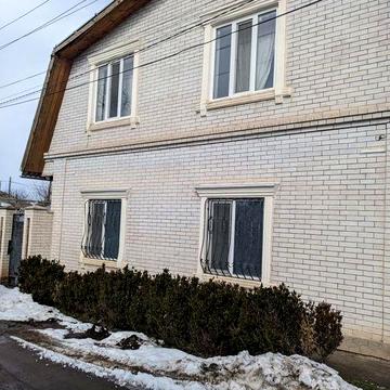 Продам добротный, современный дом