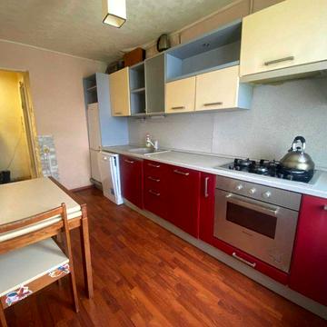 Аренда!3 комнаты!Центр!Средний этаж!