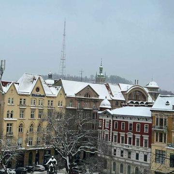 Продаж, 4-км квартира, Центр