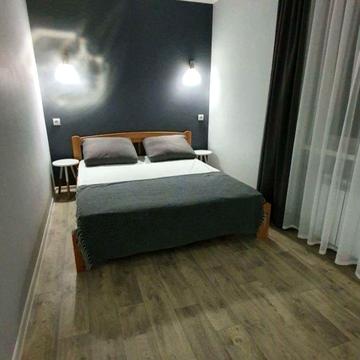 Зигіна студія з ремонтом поруч зупинка